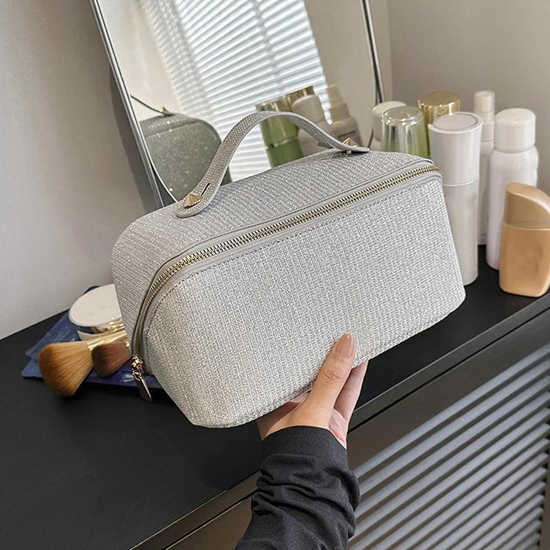 TravelGlow | Compact Hanging Makeup and Toiletry Bag