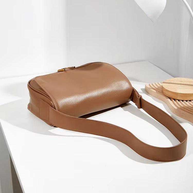 Vera | Trendy Crossbody Bag with Flap Closure