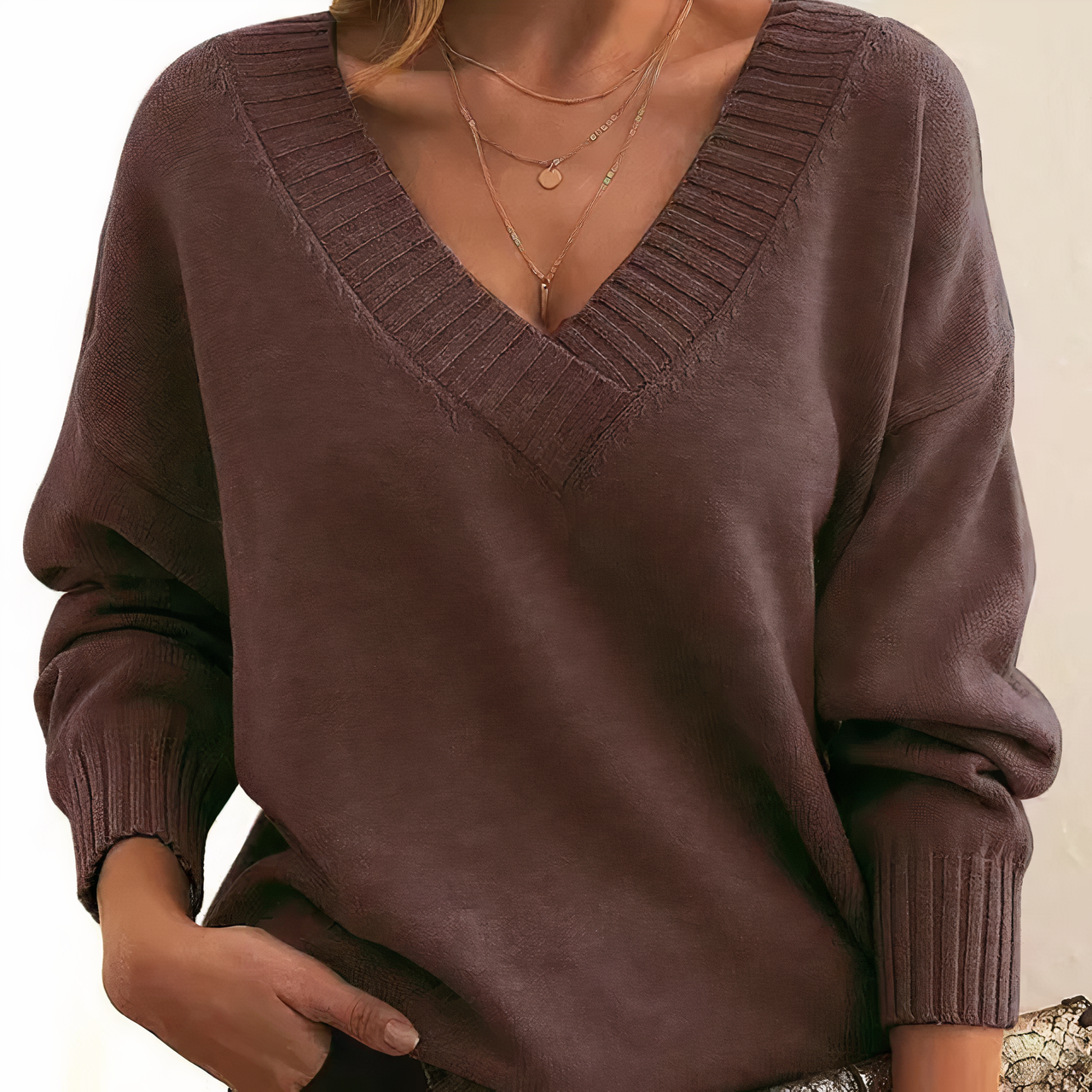 Lily | Delicate V-neck Pullover