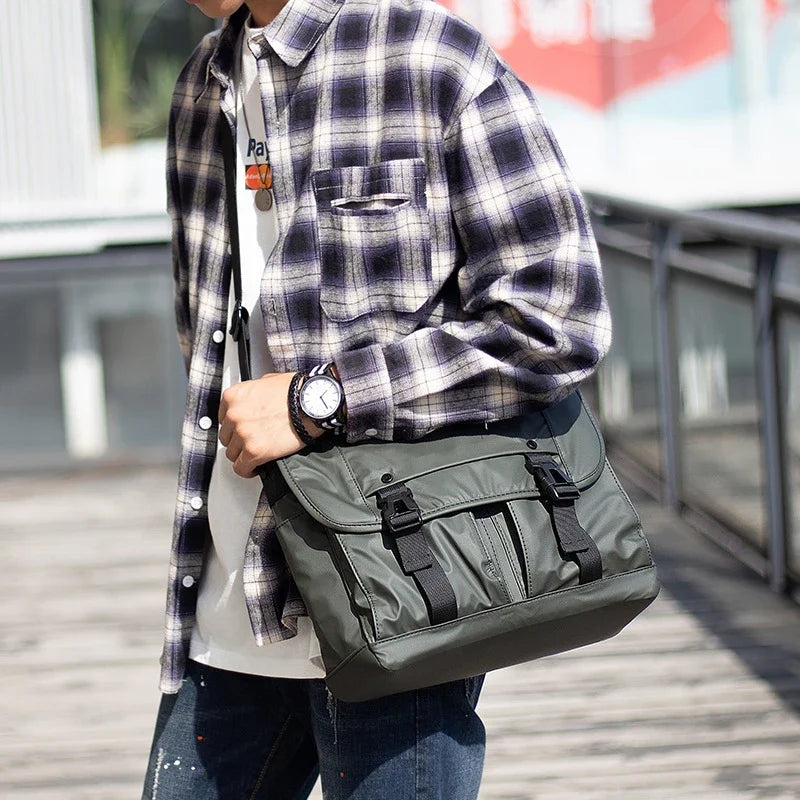 Oliver | Classic Nylon Waterproof Shoulder Bag