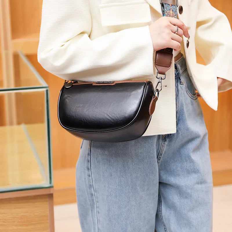 THEA | Trendy Saddle Bag