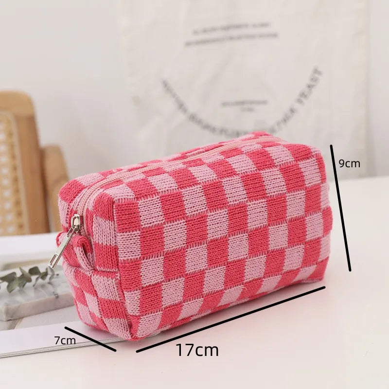 Amaris | Compact Y2K Checkered Makeup Cosmetic Bag