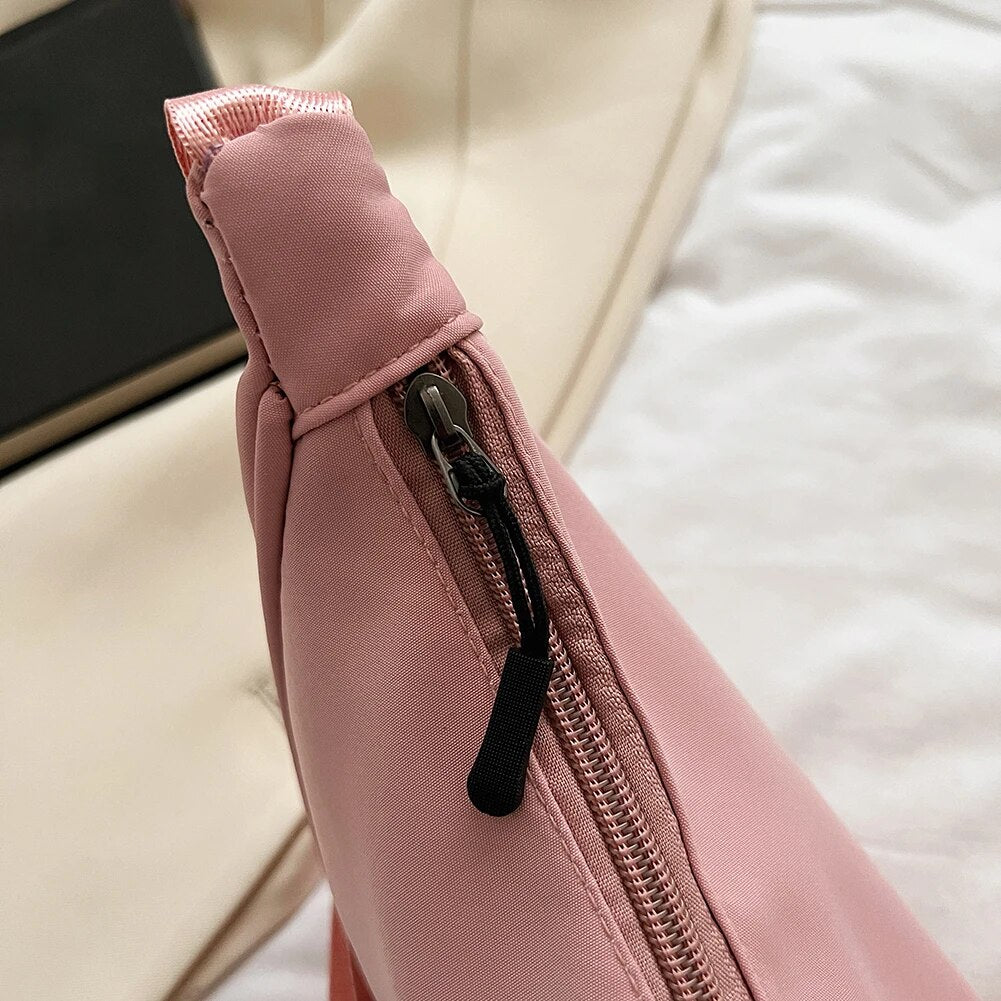 Mia | Practical Shoulder Bag with Adjustable Strap