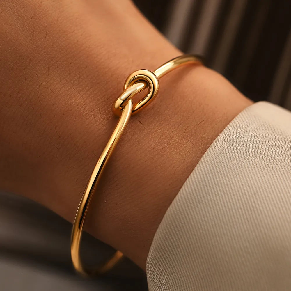 Allie | Twisted Knot Golden Bangle