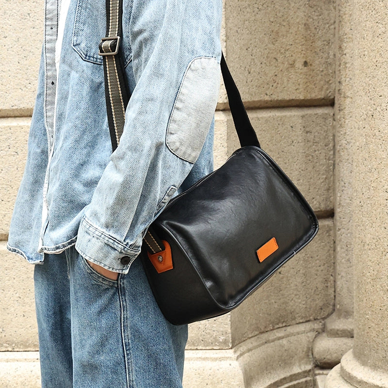 Max | Classic Leather City Crossbody Bag